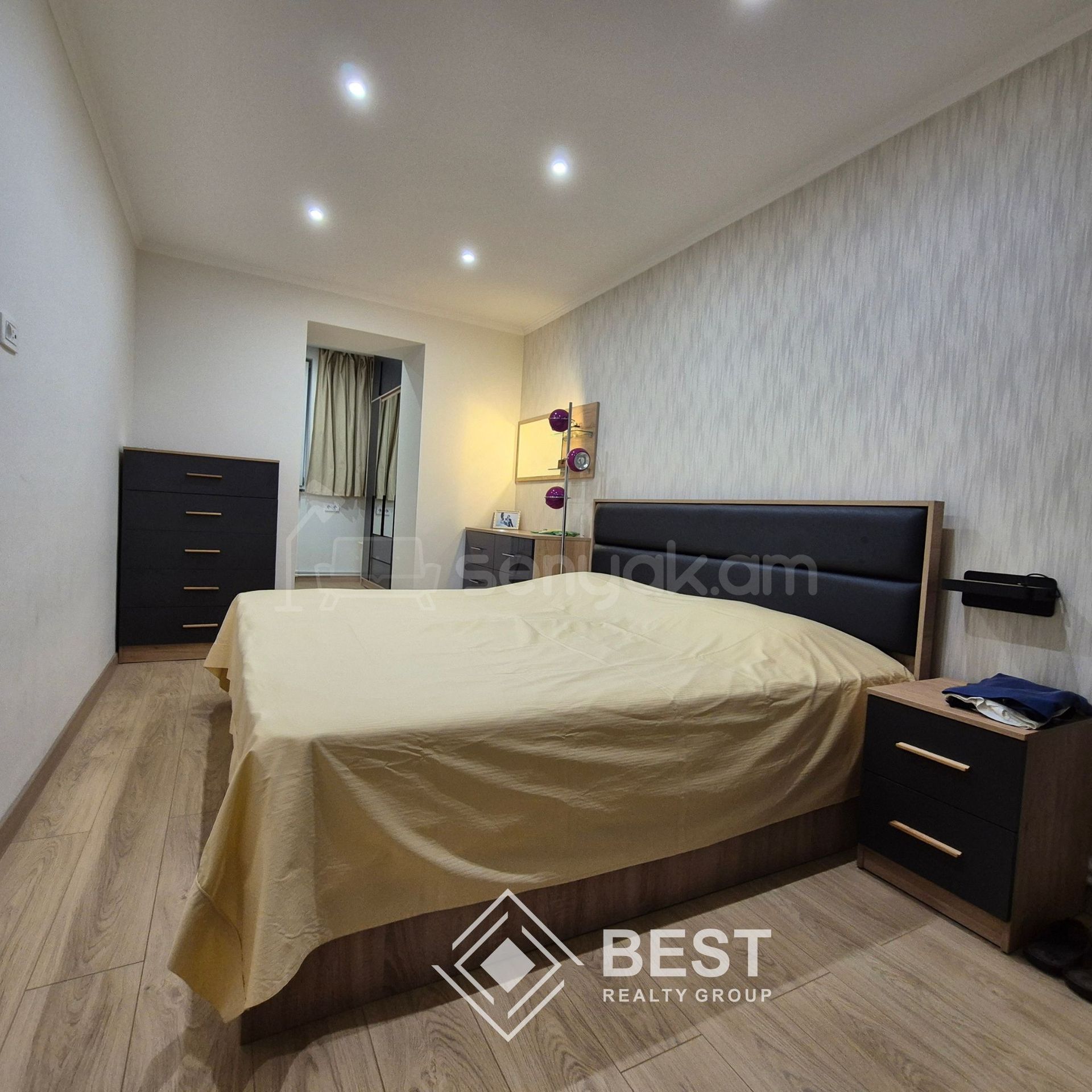 3 Սենյականոց Բնակարան Քարե Շենքում, 83քմ, 5/5 հարկ, Կապիտալ Վերանորոգված