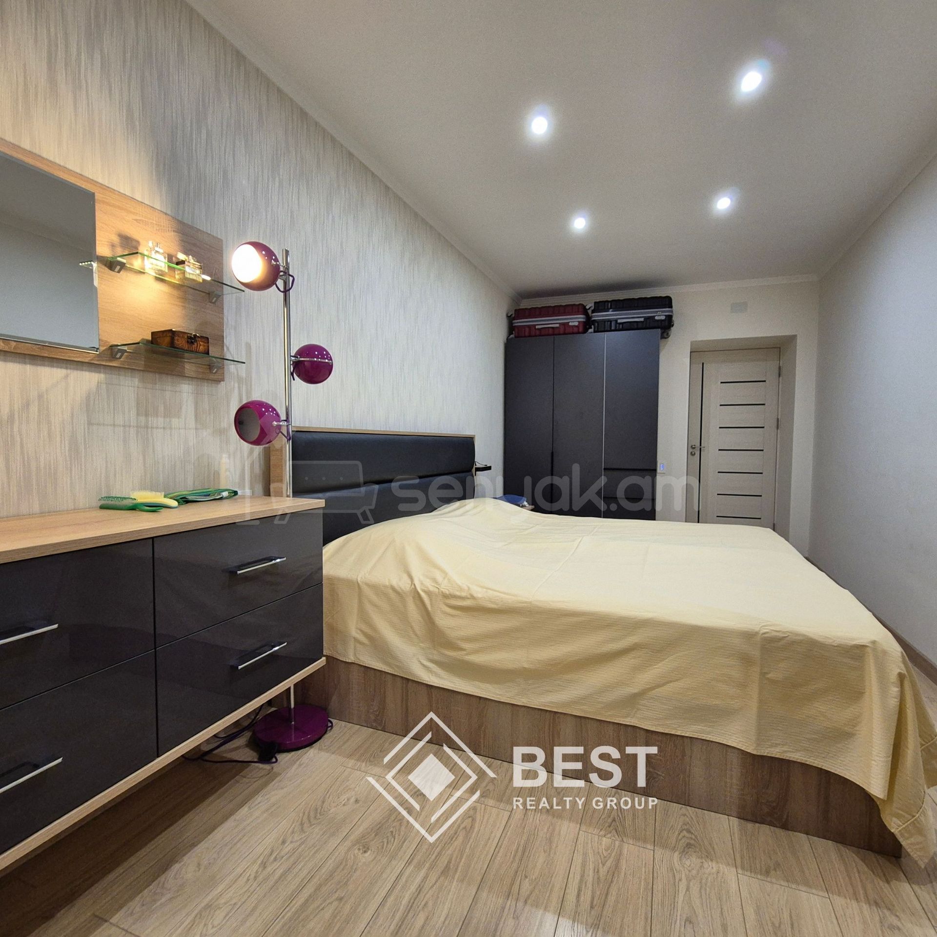 3 Սենյականոց Բնակարան Քարե Շենքում, 83քմ, 5/5 հարկ, Կապիտալ Վերանորոգված