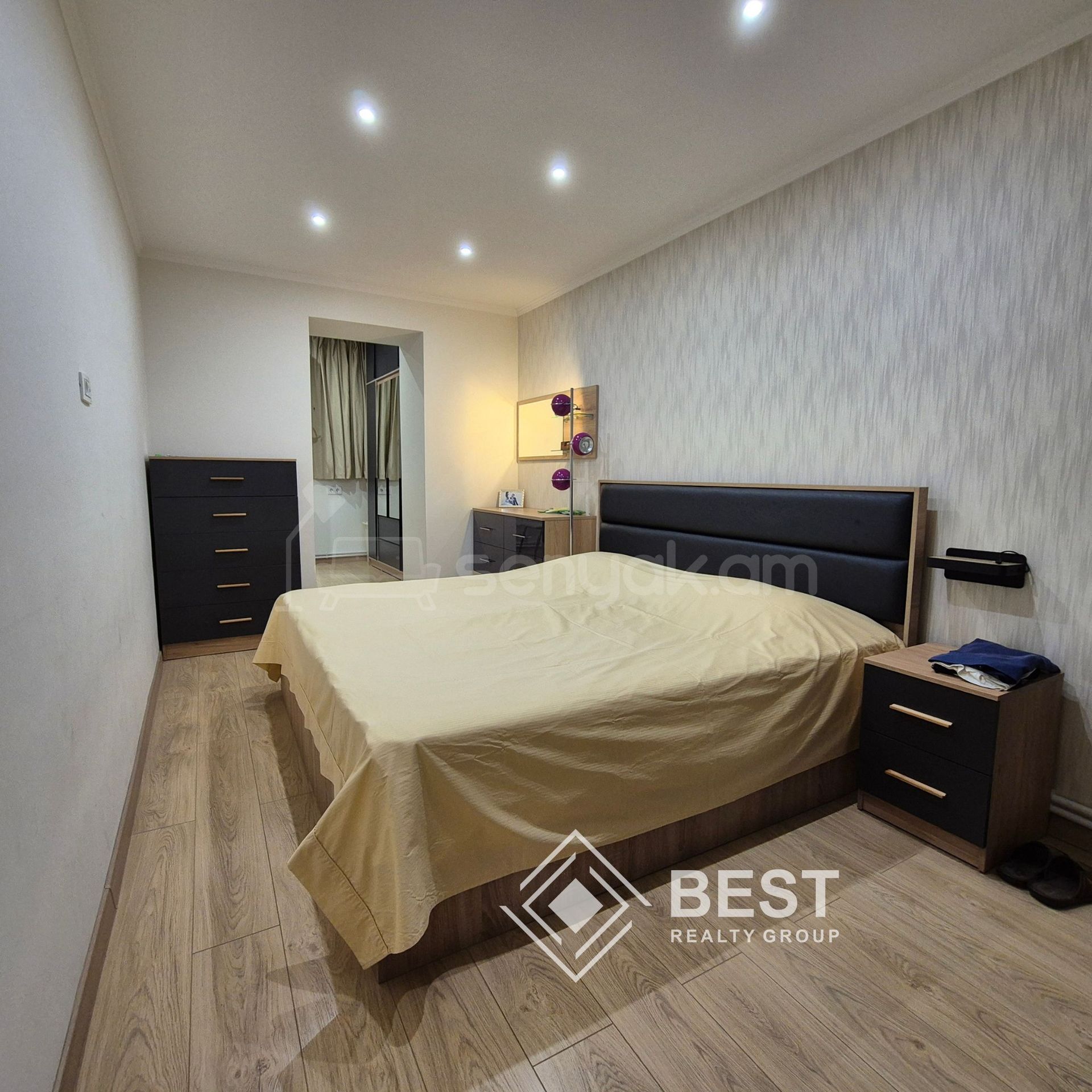 3 Սենյականոց Բնակարան Քարե Շենքում, 83քմ, 5/5 հարկ, Կապիտալ Վերանորոգված