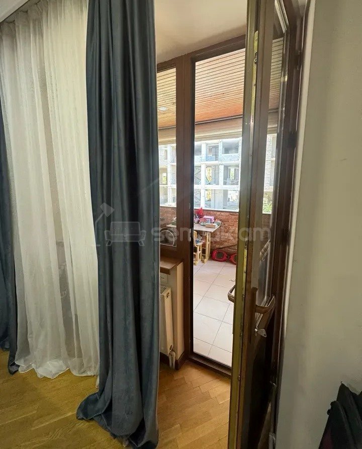 3 Սենյականոց Բնակարան, 95քմ, 4/9 հարկ, Կապիտալ Վերանորոգված