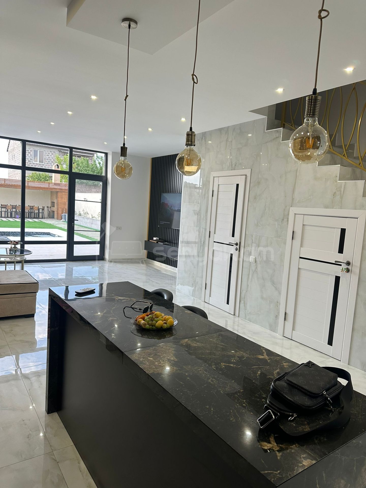 5 Սենյականոց Սեփական Տուն, 180քմ, Դիզայներական Վերանորոգված, Կահավորված, Ավտոտնակով