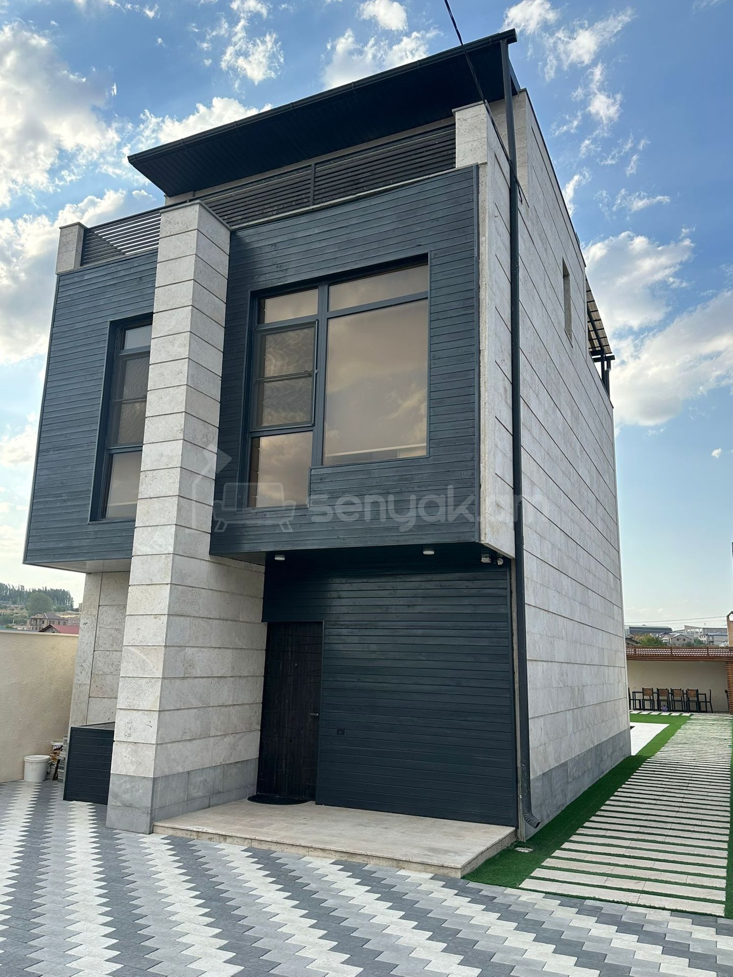 5 Սենյականոց Սեփական Տուն, 180քմ, Դիզայներական Վերանորոգված, Կահավորված, Ավտոտնակով