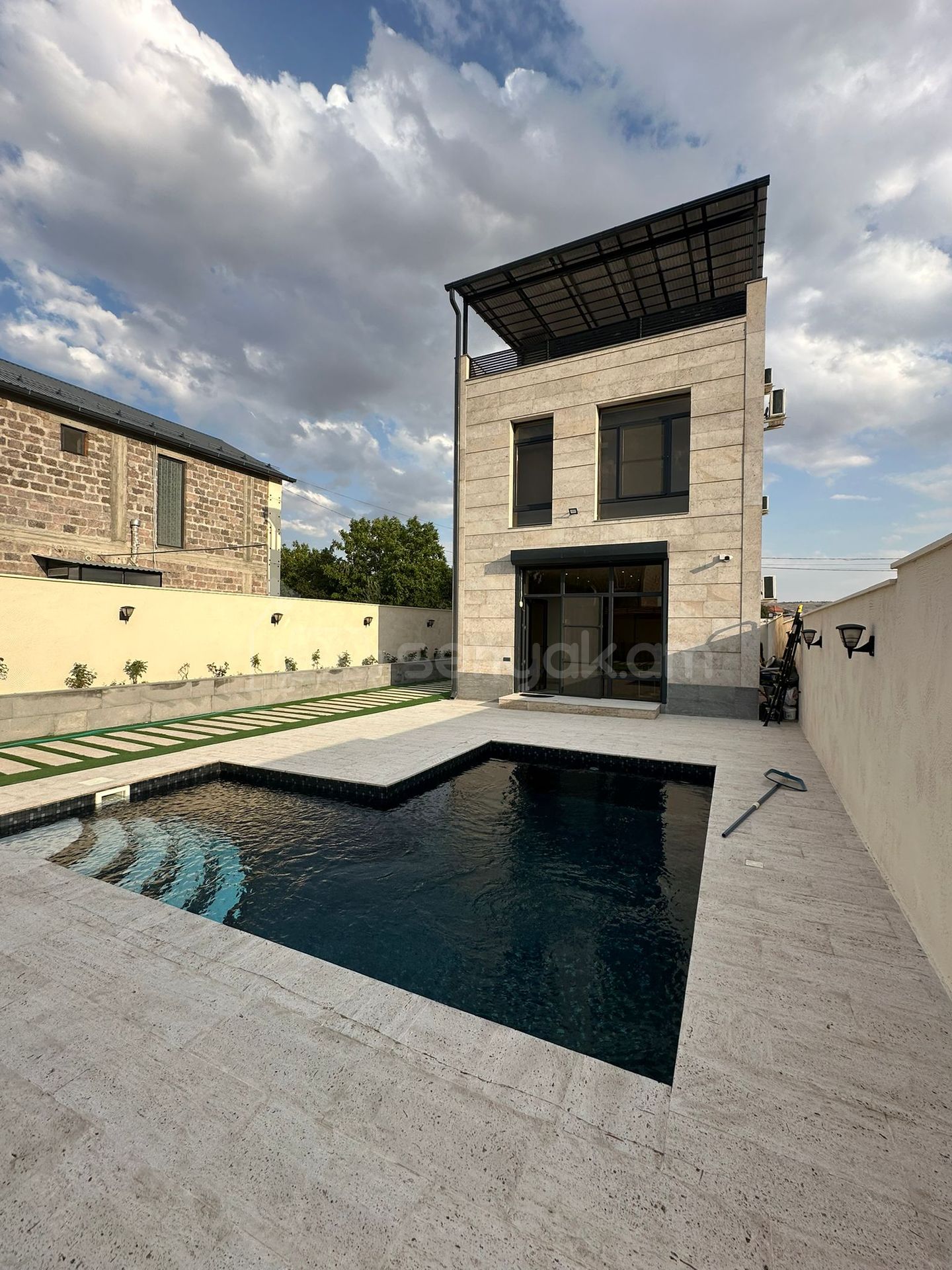 5 Սենյականոց Սեփական Տուն, 180քմ, Դիզայներական Վերանորոգված, Կահավորված, Ավտոտնակով