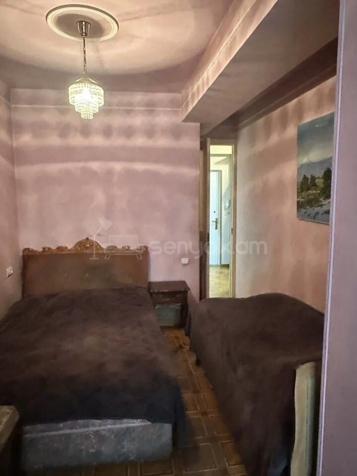 3 Սենյականոց Բնակարան Քարե Շենքում, 77քմ, 1/7 հարկ, Կապիտալ Վերանորոգված