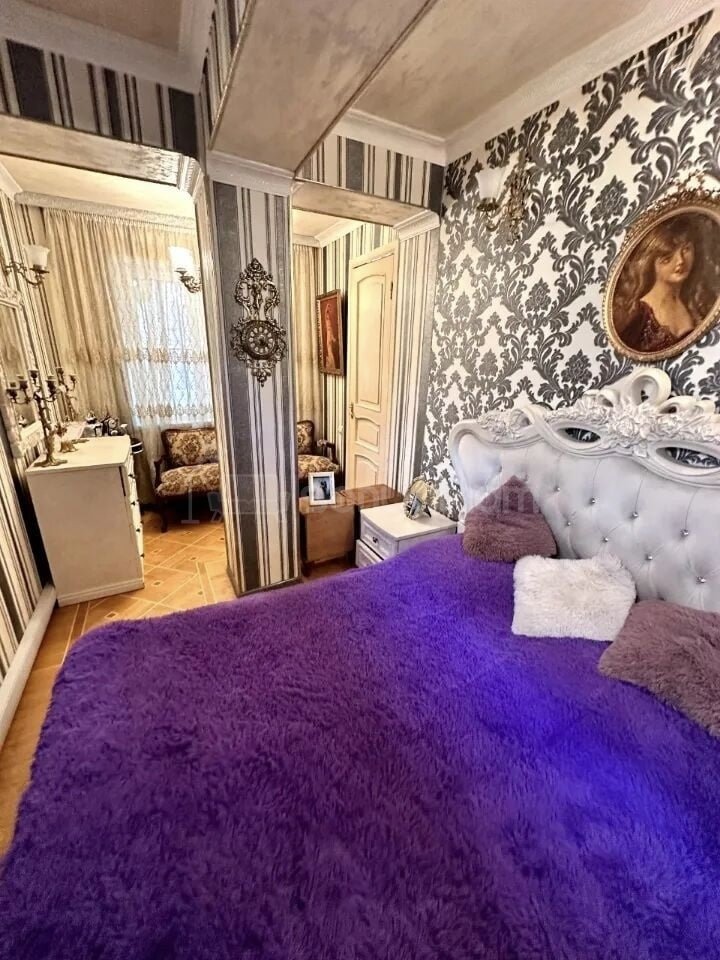 3 Սենյականոց Բնակարան Քարե Շենքում, 77քմ, 1/7 հարկ, Կապիտալ Վերանորոգված