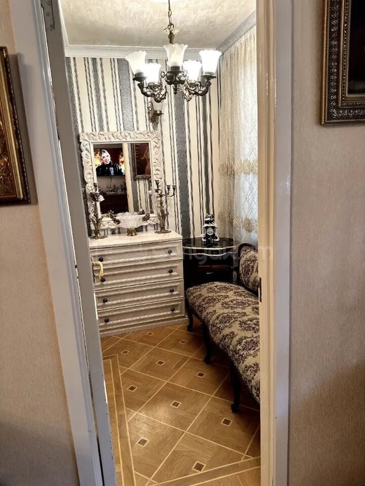 3 Սենյականոց Բնակարան Քարե Շենքում, 77քմ, 1/7 հարկ, Կապիտալ Վերանորոգված