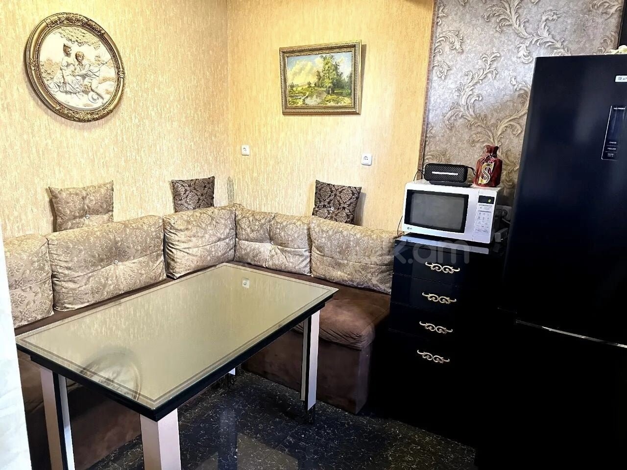 3 Սենյականոց Բնակարան Քարե Շենքում, 77քմ, 1/7 հարկ, Կապիտալ Վերանորոգված