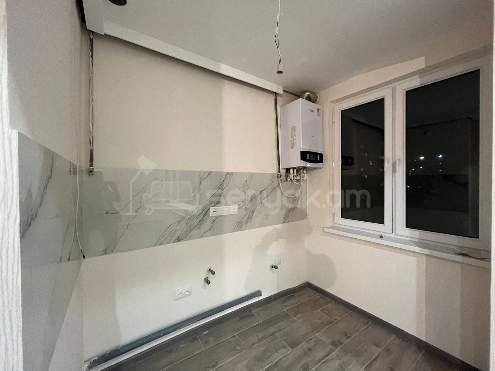 3 Սենյականոց Բնակարան Քարե Շենքում, 71քմ, 5/5 հարկ, Կապիտալ Վերանորոգված