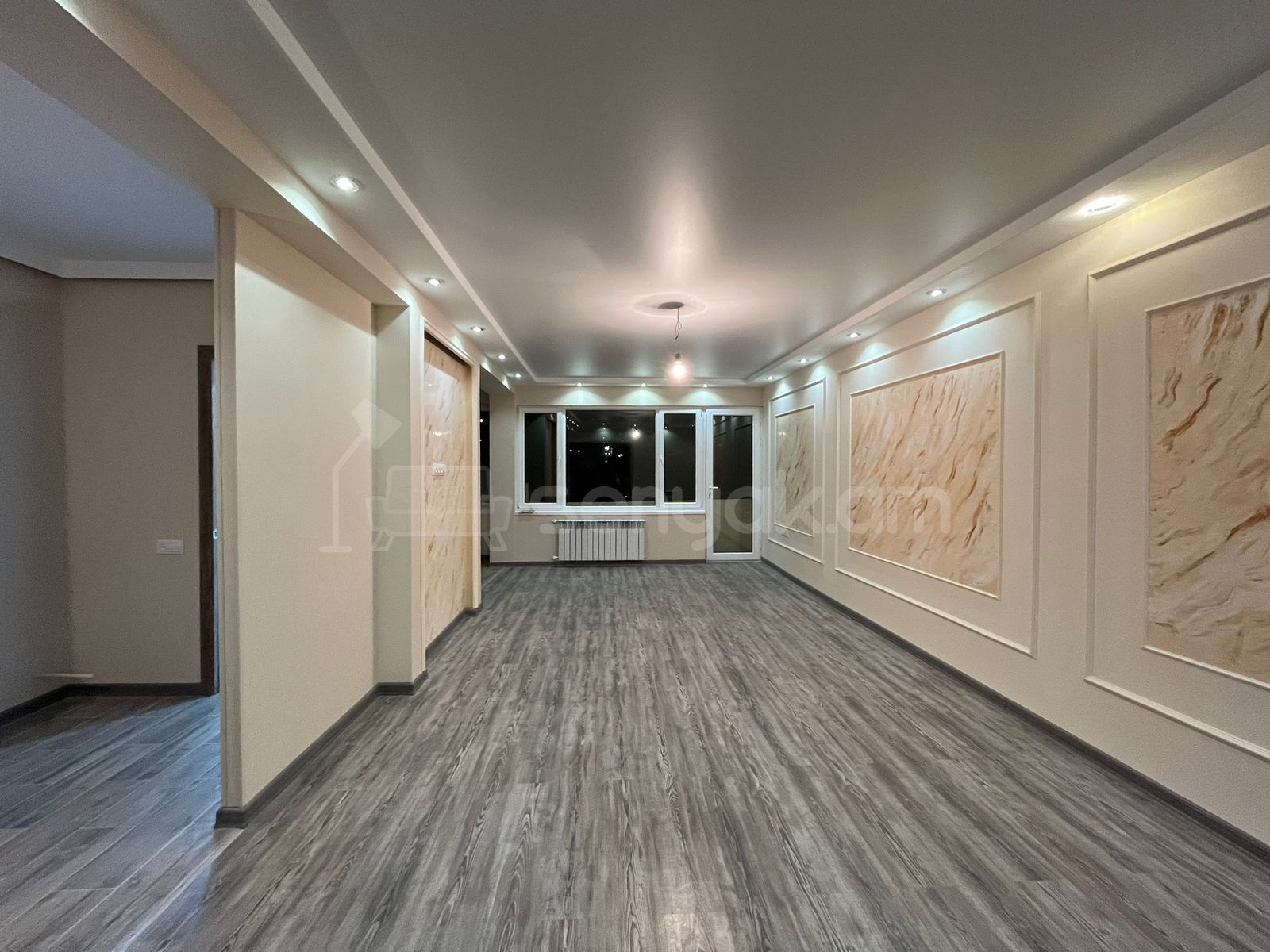 3 Սենյականոց Բնակարան Քարե Շենքում, 71քմ, 5/5 հարկ, Կապիտալ Վերանորոգված