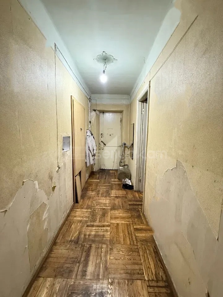 3 Սենյականոց Բնակարան Քարե Շենքում, 70քմ, 3/5 հարկ, Պետական Վիճակում