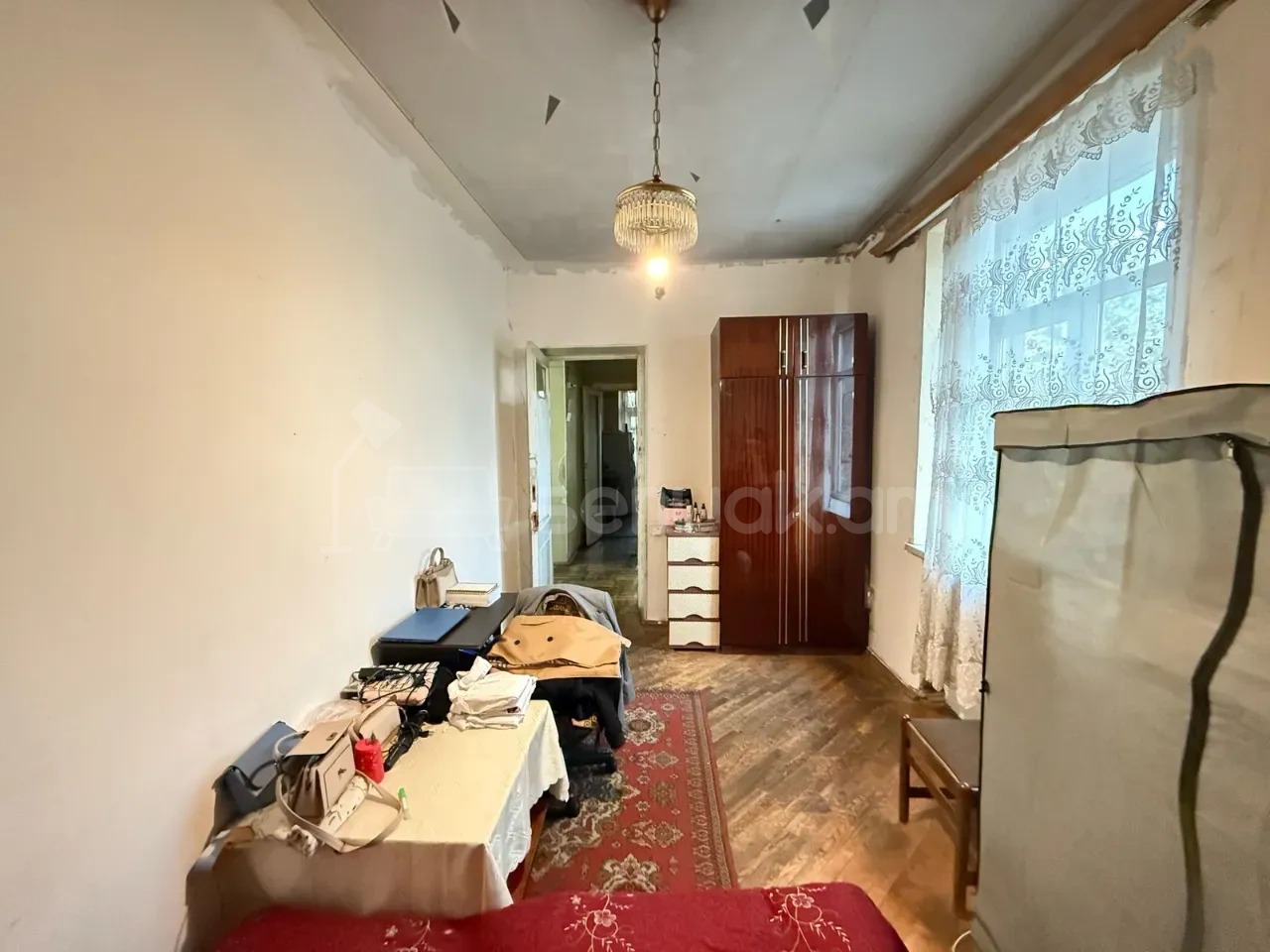 3 Սենյականոց Բնակարան Քարե Շենքում, 70քմ, 3/5 հարկ, Պետական Վիճակում