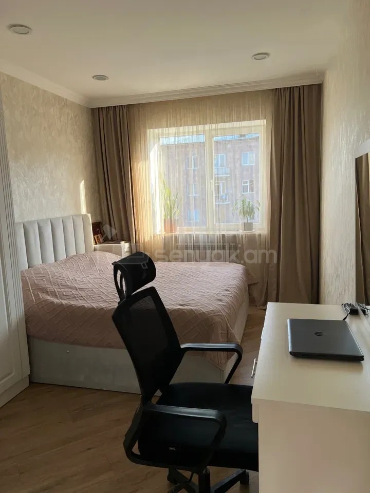 3 Սենյականոց Բնակարան Քարե Շենքում, 59քմ, 4/5 հարկ, Կապիտալ Վերանորոգված