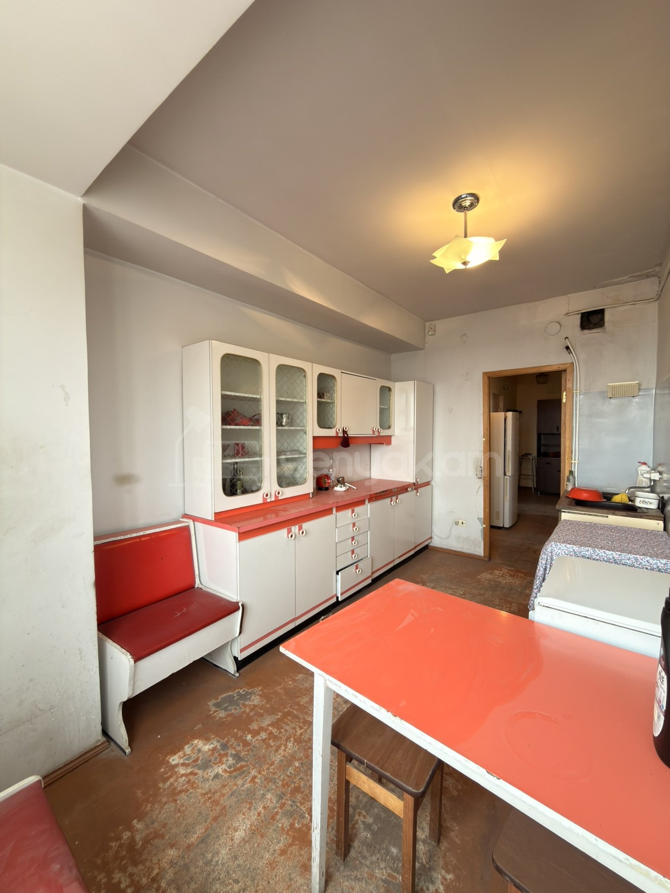 3 Սենյականոց Բնակարան, 84քմ, 11/14 հարկ, Պետական Վիճակում