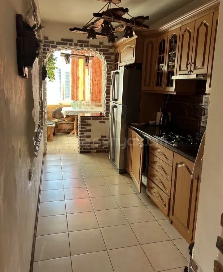 3 Սենյականոց Բնակարան, 85քմ, 3/9 հարկ, Կապիտալ Վերանորոգված, Կահավորված, Արևկող