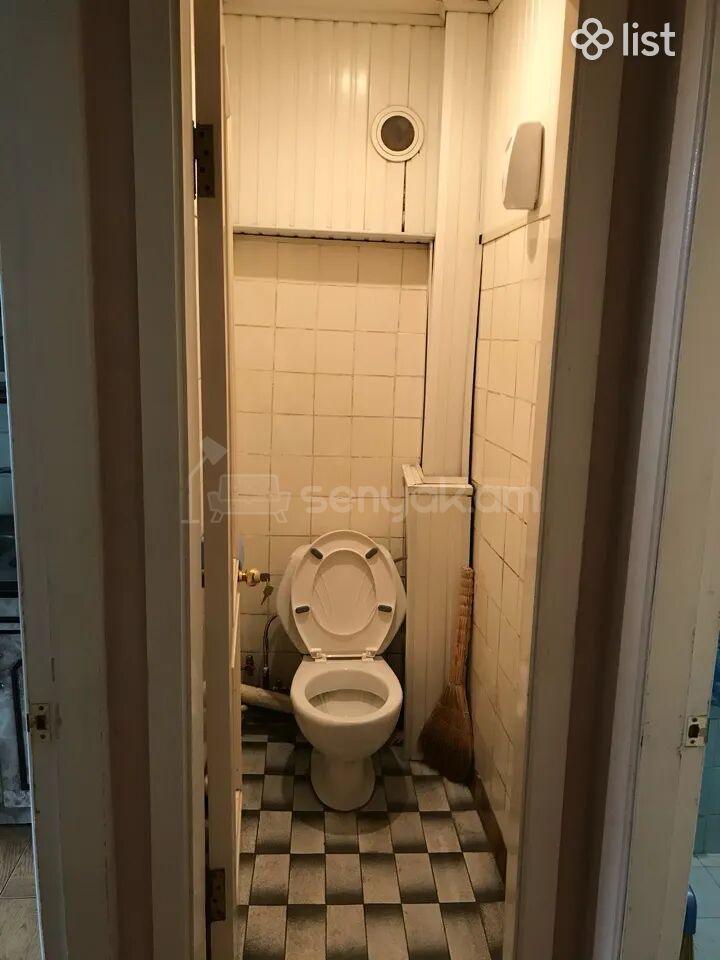 3 Սենյականոց Բնակարան Քարե Շենքում, 70քմ, 4/5 հարկ, Պետական Վիճակում