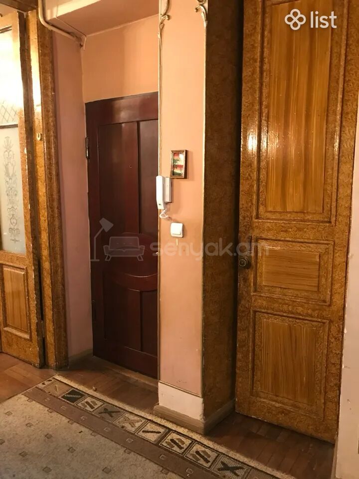 3 Սենյականոց Բնակարան Քարե Շենքում, 70քմ, 4/5 հարկ, Պետական Վիճակում