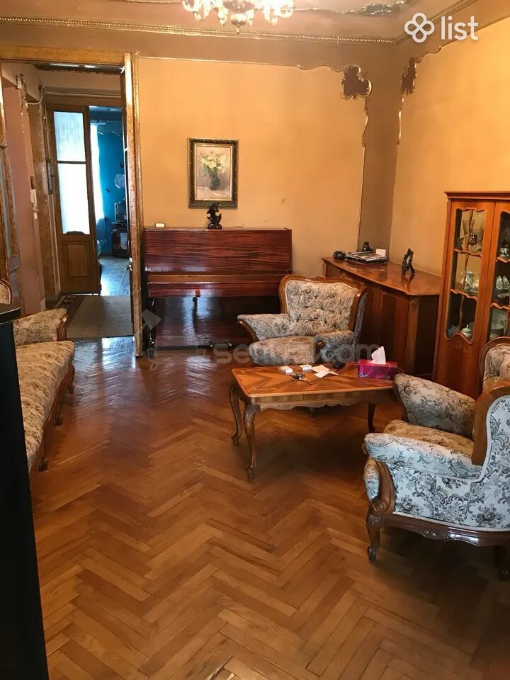 3 Սենյականոց Բնակարան Քարե Շենքում, 70քմ, 4/5 հարկ, Պետական Վիճակում