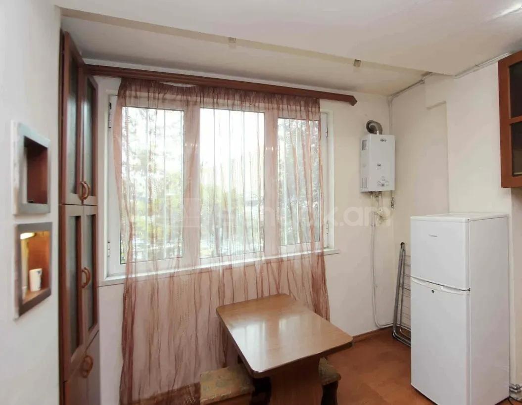 1 Սենյականոց Բնակարան, 40քմ, 2/12 հարկ, Կապիտալ Վերանորոգված