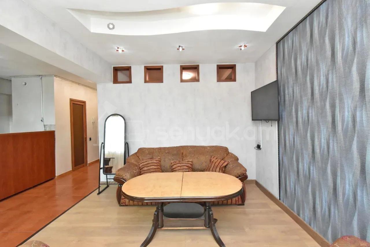 1 Սենյականոց Բնակարան, 40քմ, 2/12 հարկ, Կապիտալ Վերանորոգված