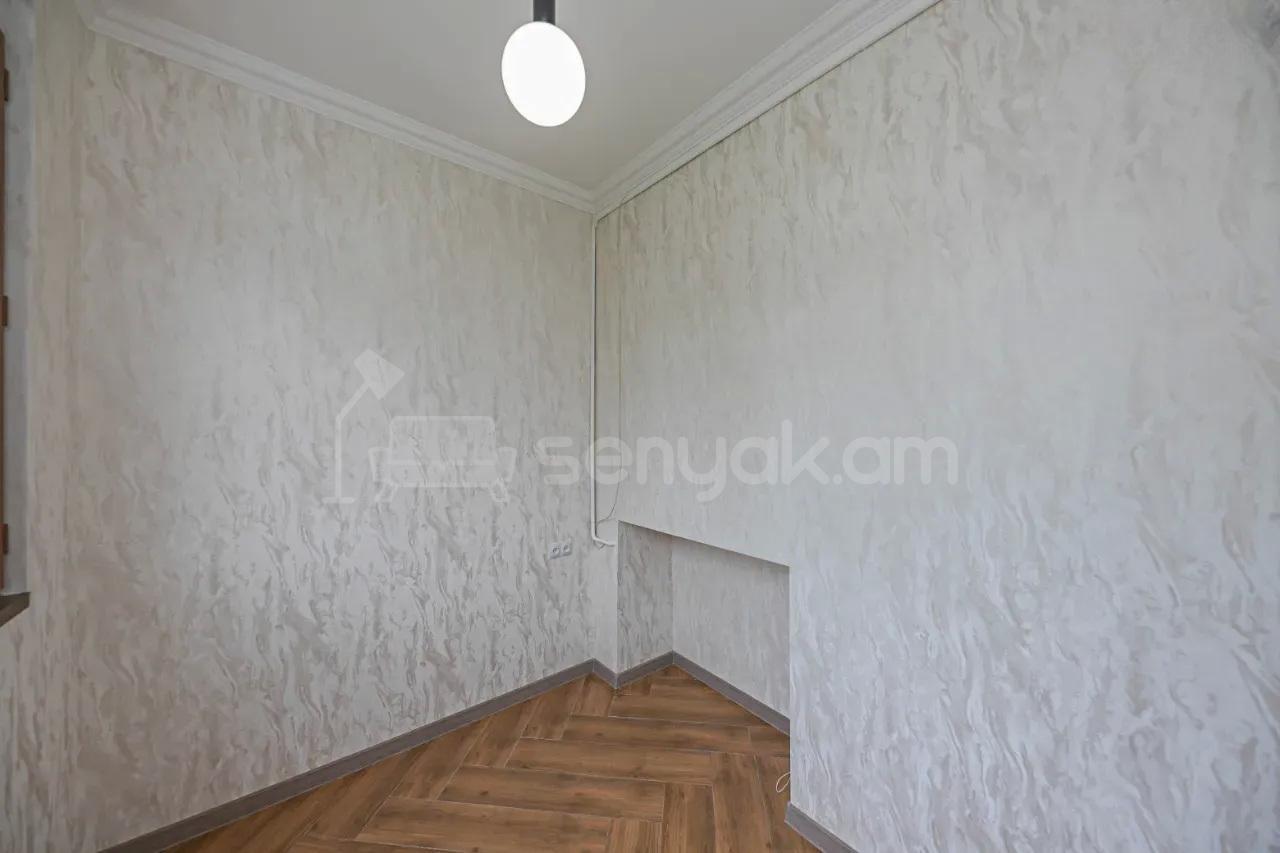 2 Սենյականոց Բնակարան Քարե Շենքում, 56քմ, 3/5 հարկ, Կապիտալ Վերանորոգված