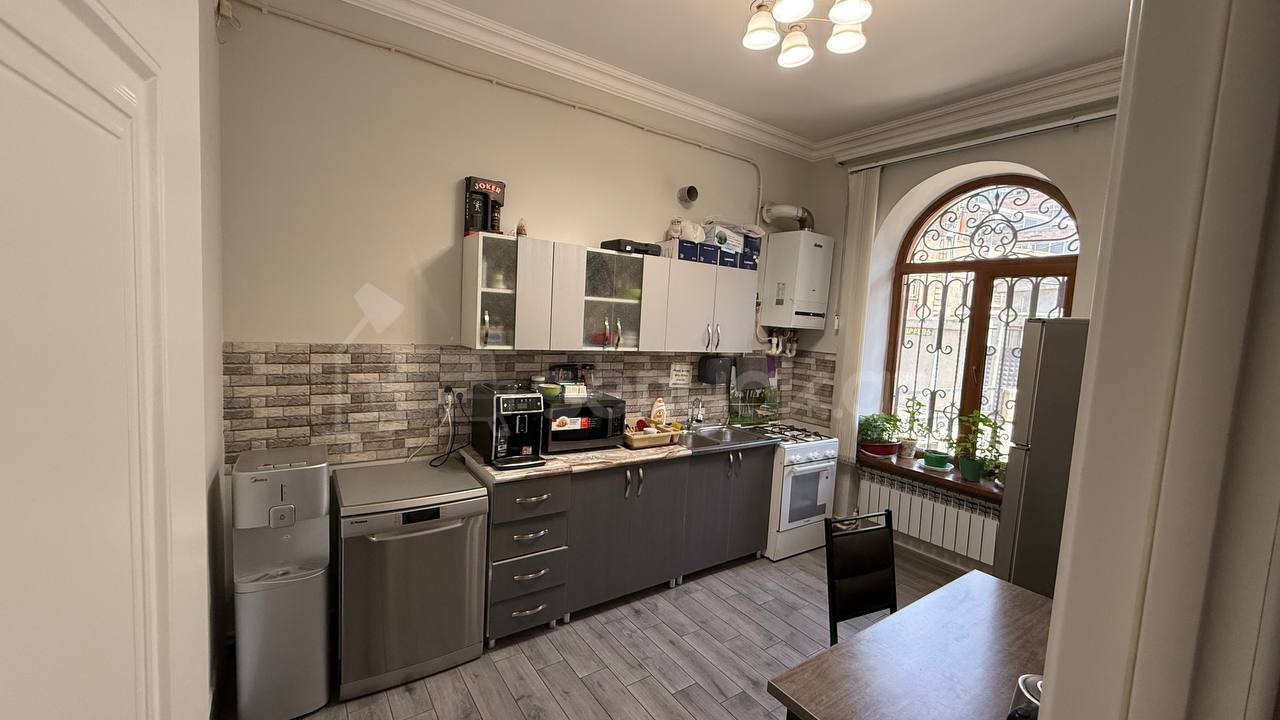 Օֆիսային Տարածք, 278քմ, Կապիտալ Վերանորոգված