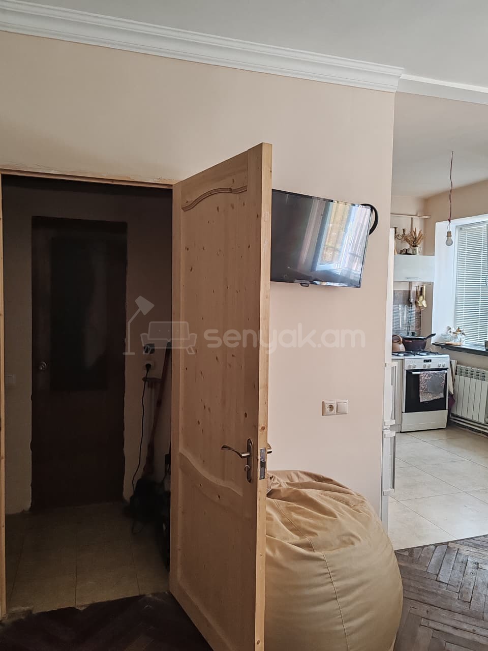 4 Սենյականոց Բնակարան Քարե Շենքում, 109քմ, 1/5 հարկ, Կապիտալ Վերանորոգված