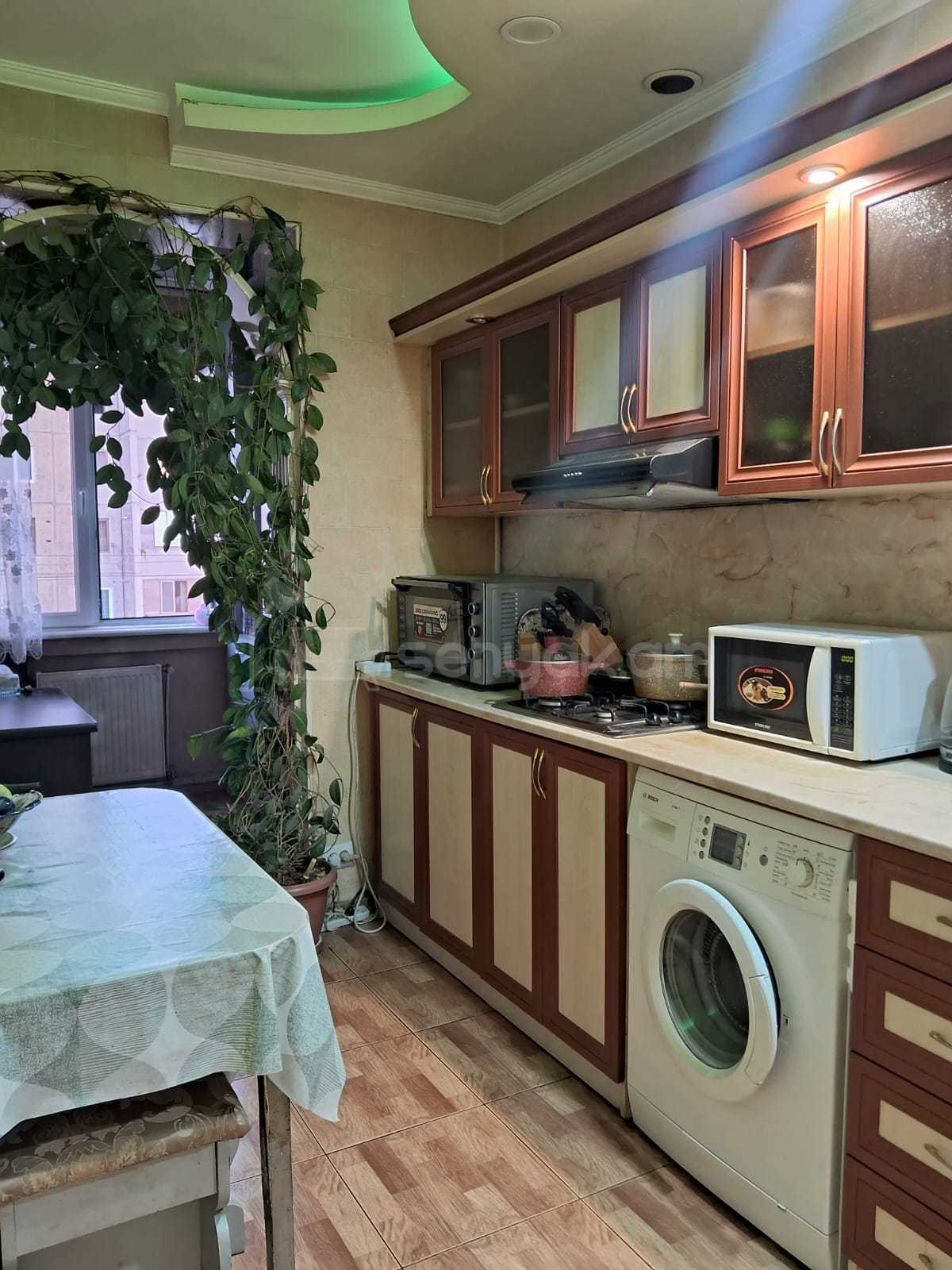 3 Սենյականոց Բնակարան, 80քմ, 7/9 հարկ, Նորմալ Վիճակում