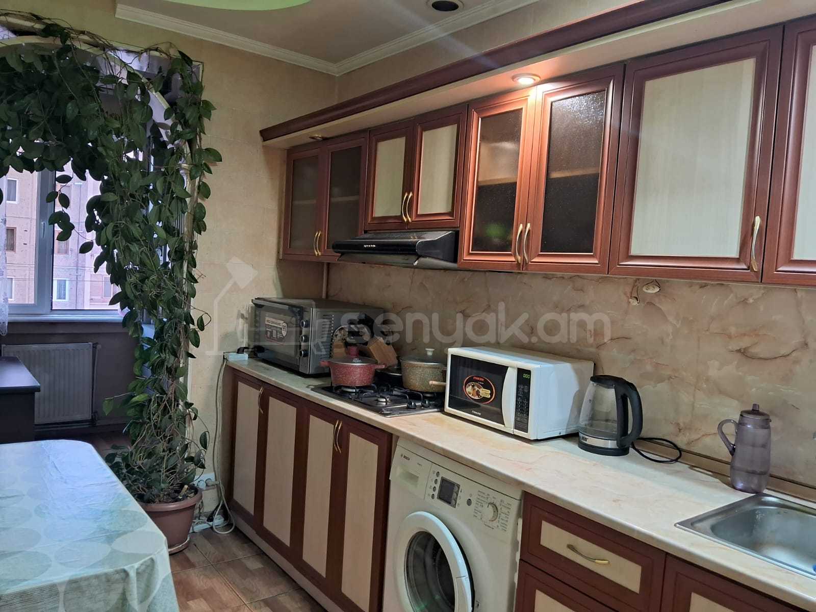 3 Սենյականոց Բնակարան, 80քմ, 7/9 հարկ, Նորմալ Վիճակում