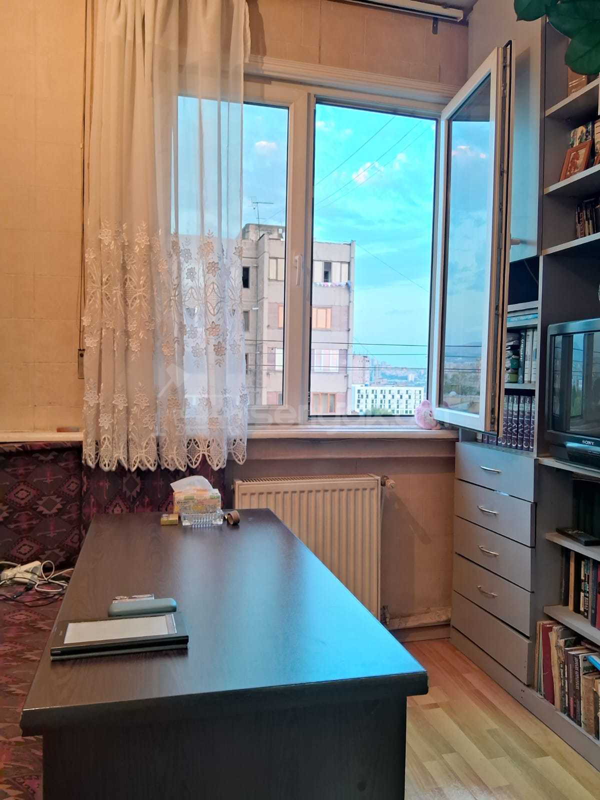 3 Սենյականոց Բնակարան, 80քմ, 7/9 հարկ, Նորմալ Վիճակում