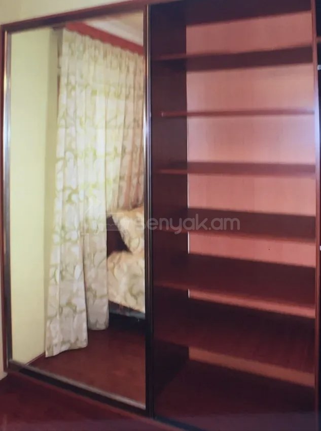 2 Սենյականոց Բնակարան Քարե Շենքում, 50քմ, 3/9 հարկ, Նորմալ Վիճակում, Կահավորված, Արևկող