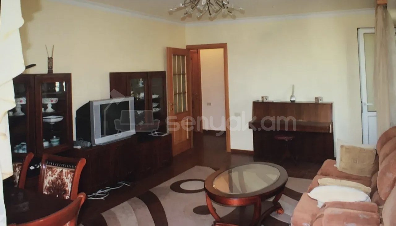 2 Սենյականոց Բնակարան Քարե Շենքում, 50քմ, 3/9 հարկ, Նորմալ Վիճակում, Կահավորված, Արևկող