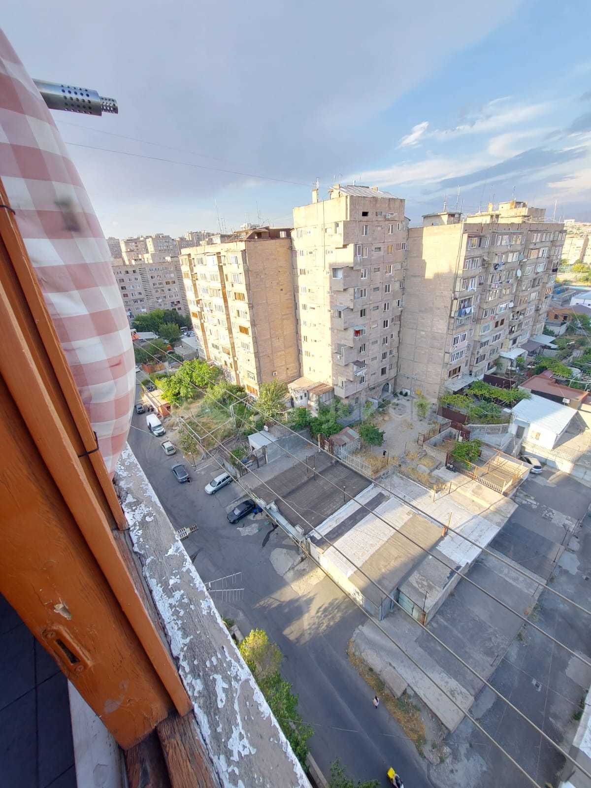 3 Սենյականոց Բնակարան, 82քմ, 12/14 հարկ, Նորմալ Վիճակում