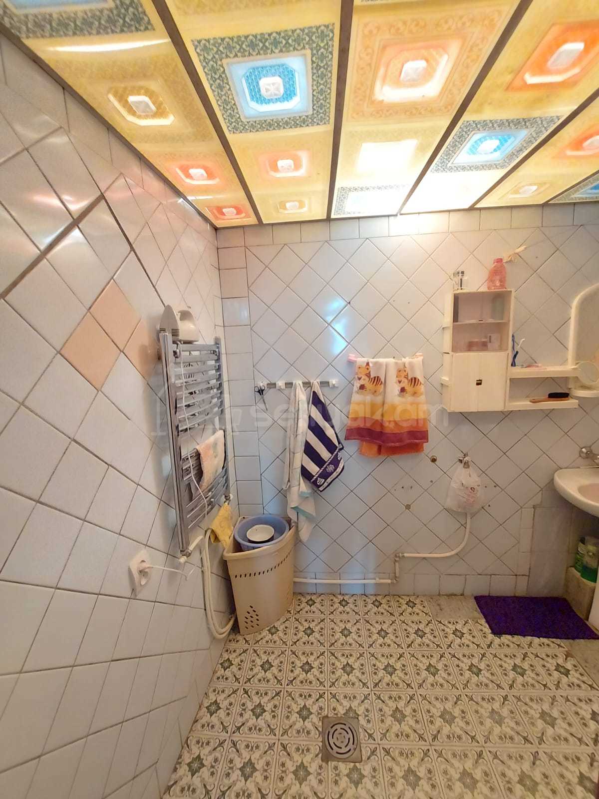 3 Սենյականոց Բնակարան, 82քմ, 12/14 հարկ, Նորմալ Վիճակում