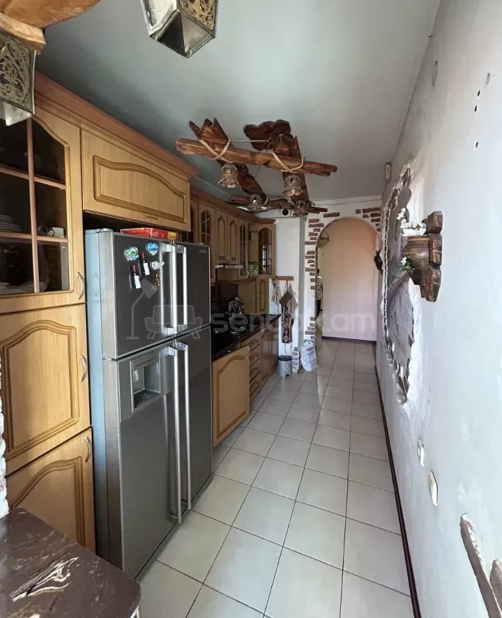 3 Սենյականոց Բնակարան, 84քմ, 4/9 հարկ, Կապիտալ Վերանորոգված, Կահավորված, Արևկող