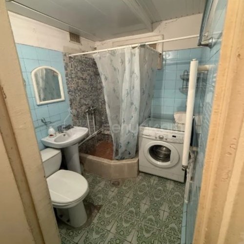 2 Սենյականոց Բնակարան Քարե Շենքում, 50քմ, 2/4 հարկ, Կոսմետիկ Վերանորոգված, Կահավորված, Արևկող