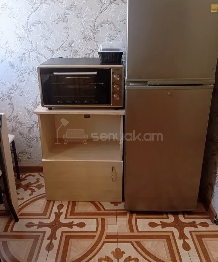 1 Սենյականոց Բնակարան Քարե Շենքում, 44քմ, 3/5 հարկ, Նորմալ Վիճակում, Կահավորված