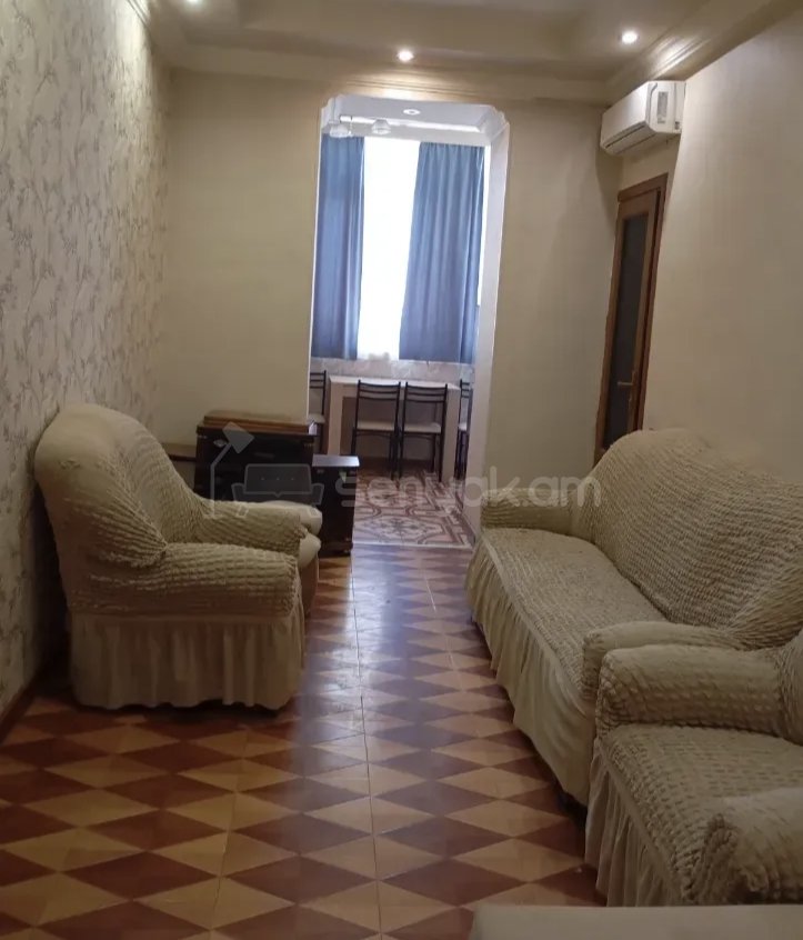 1 Սենյականոց Բնակարան Քարե Շենքում, 44քմ, 3/5 հարկ, Նորմալ Վիճակում, Կահավորված