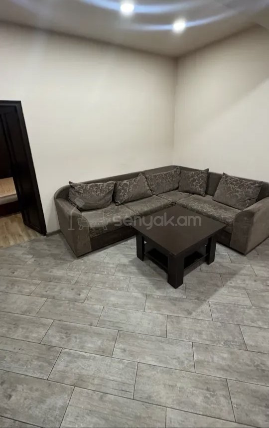 2 Սենյականոց Բնակարան Քարե Շենքում, 56քմ, 2/2 հարկ, Կապիտալ Վերանորոգված, Կահավորված