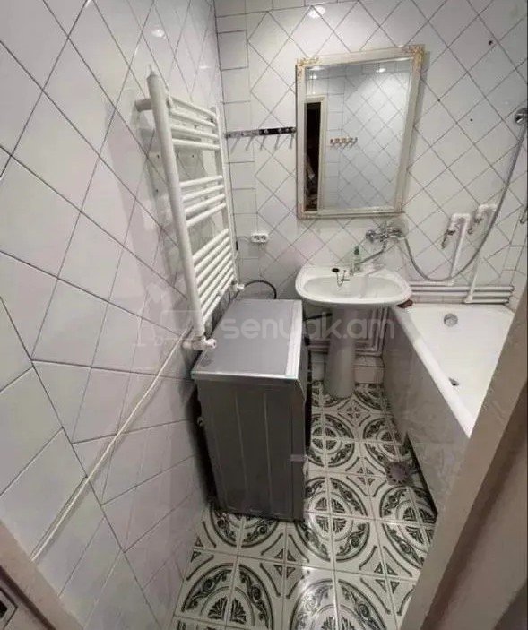 3 Սենյականոց Բնակարան Քարե Շենքում, 70քմ, 3/5 հարկ, Կոսմետիկ Վերանորոգված, Կահավորված