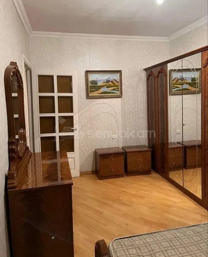 3 Սենյականոց Բնակարան Քարե Շենքում, 70քմ, 3/5 հարկ, Կոսմետիկ Վերանորոգված, Կահավորված