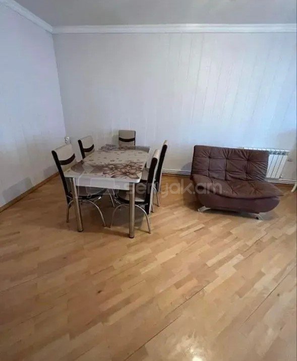 3 Սենյականոց Բնակարան Քարե Շենքում, 70քմ, 3/5 հարկ, Կոսմետիկ Վերանորոգված, Կահավորված