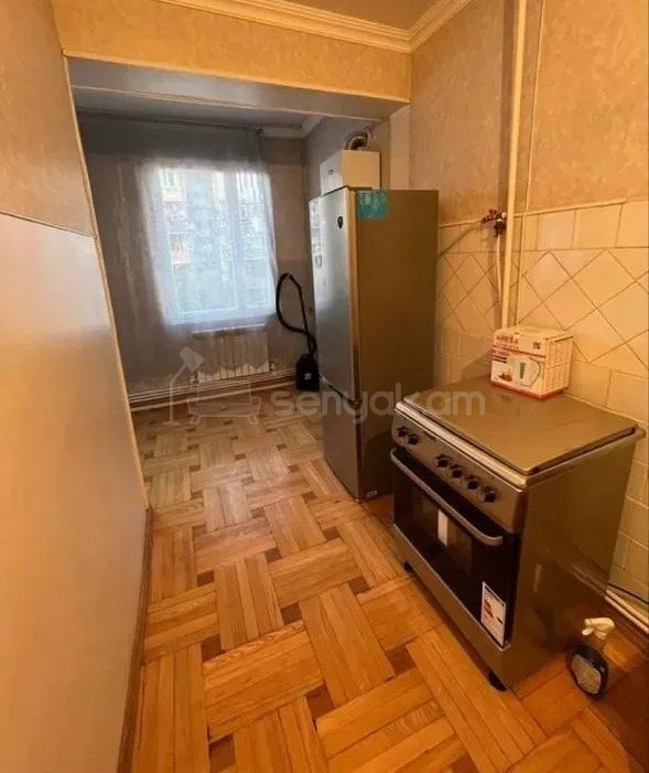 3 Սենյականոց Բնակարան Քարե Շենքում, 70քմ, 3/5 հարկ, Կոսմետիկ Վերանորոգված, Կահավորված