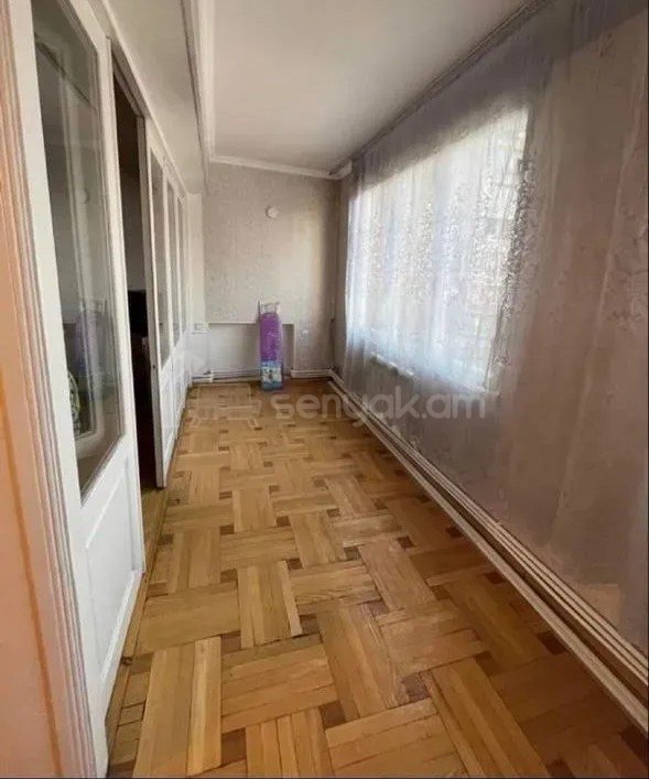 3 Սենյականոց Բնակարան Քարե Շենքում, 70քմ, 3/5 հարկ, Կոսմետիկ Վերանորոգված, Կահավորված