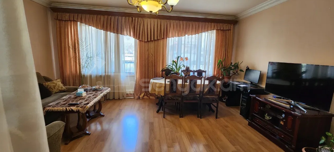 3 Սենյականոց Բնակարան, 72քմ, 2/9 հարկ, Նորմալ Վիճակում