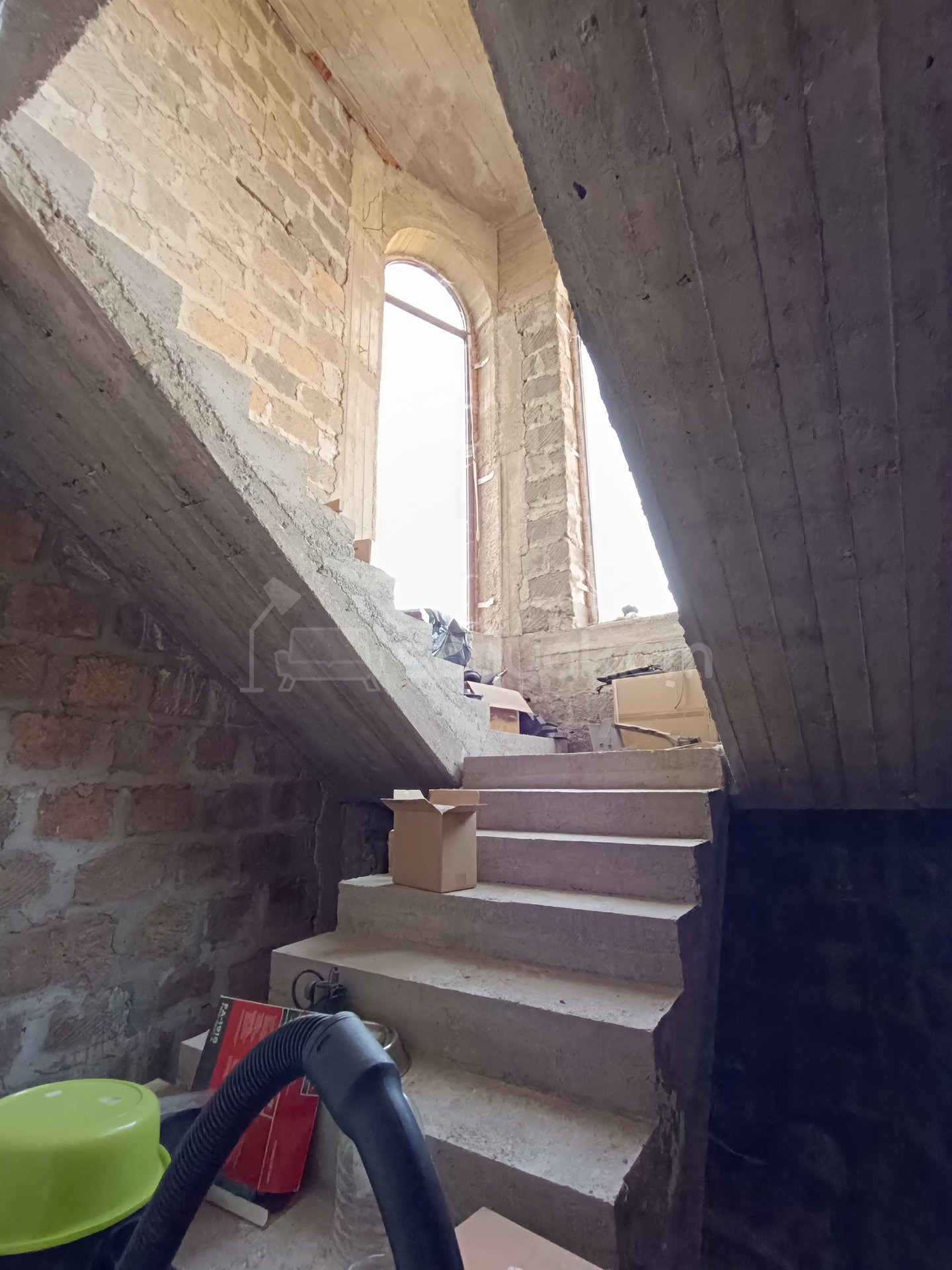 8 Սենյականոց Շքեղ Առանձնատուն, 455քմ