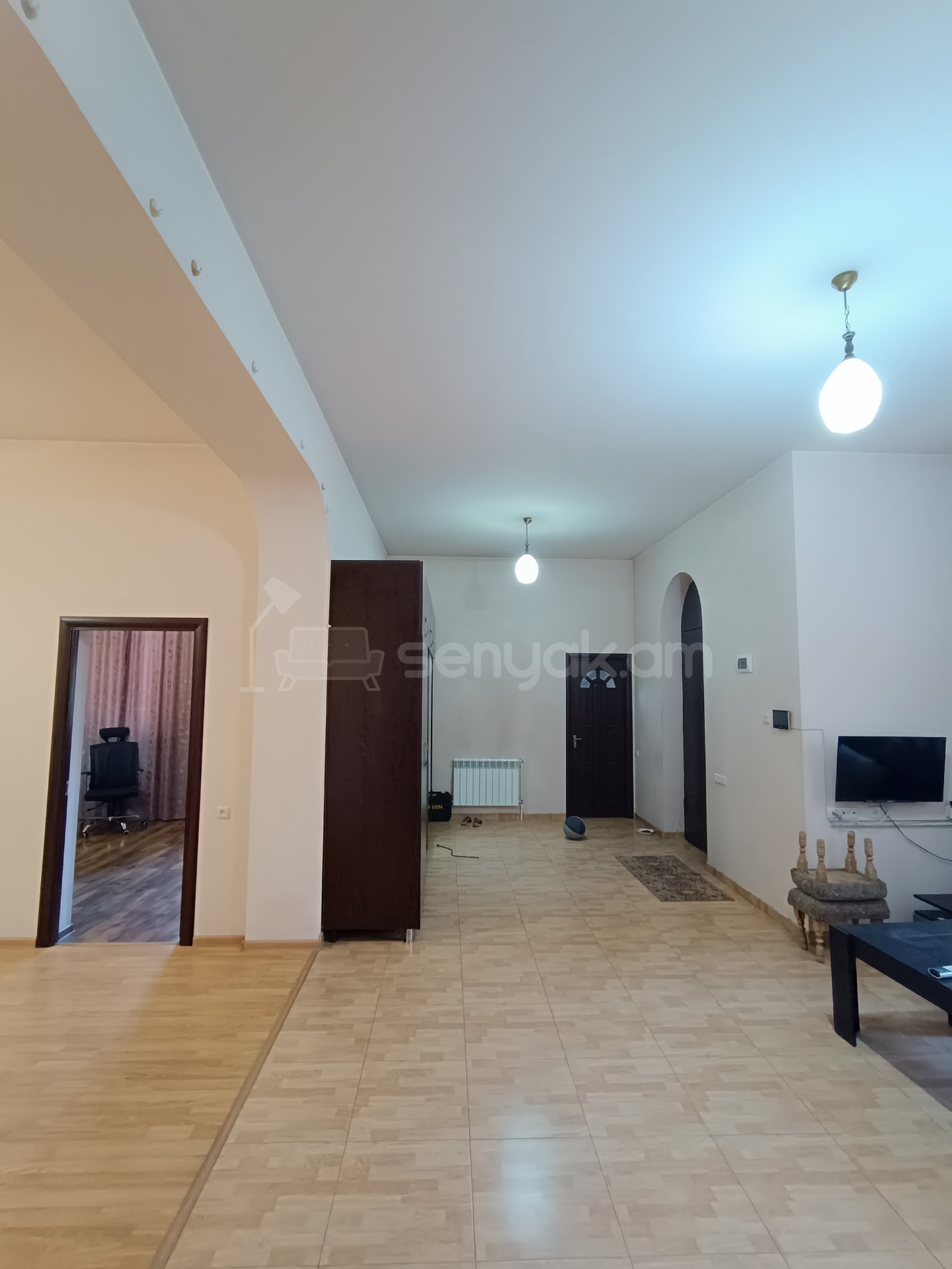 8 Սենյականոց Շքեղ Առանձնատուն, 455քմ