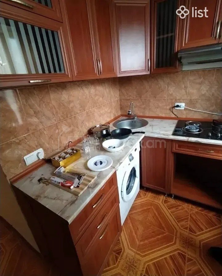 1 Սենյականոց Բնակարան Քարե Շենքում, 40քմ, 3/5 հարկ, Կապիտալ Վերանորոգված, Կահավորված, Արևկող