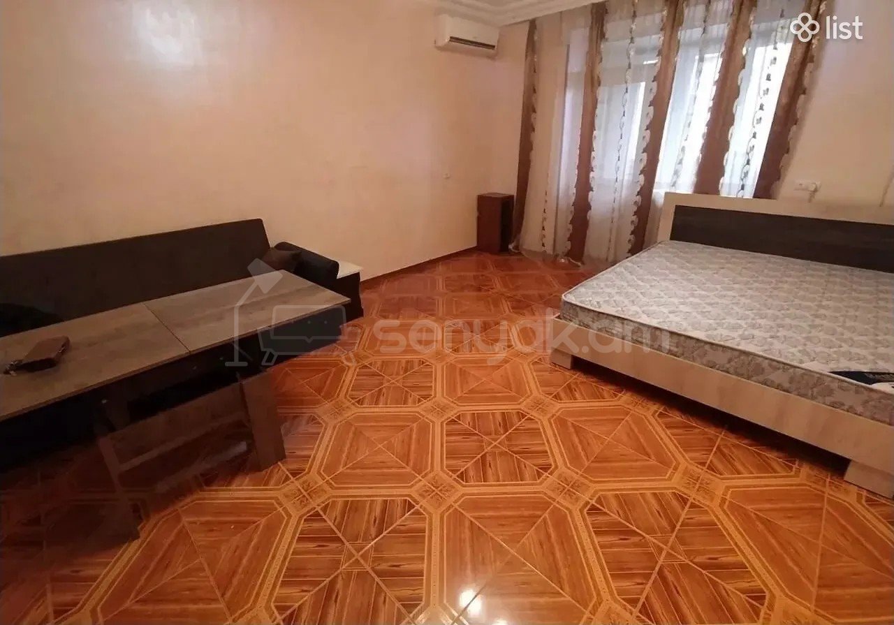 1 Սենյականոց Բնակարան Քարե Շենքում, 40քմ, 3/5 հարկ, Կապիտալ Վերանորոգված, Կահավորված, Արևկող