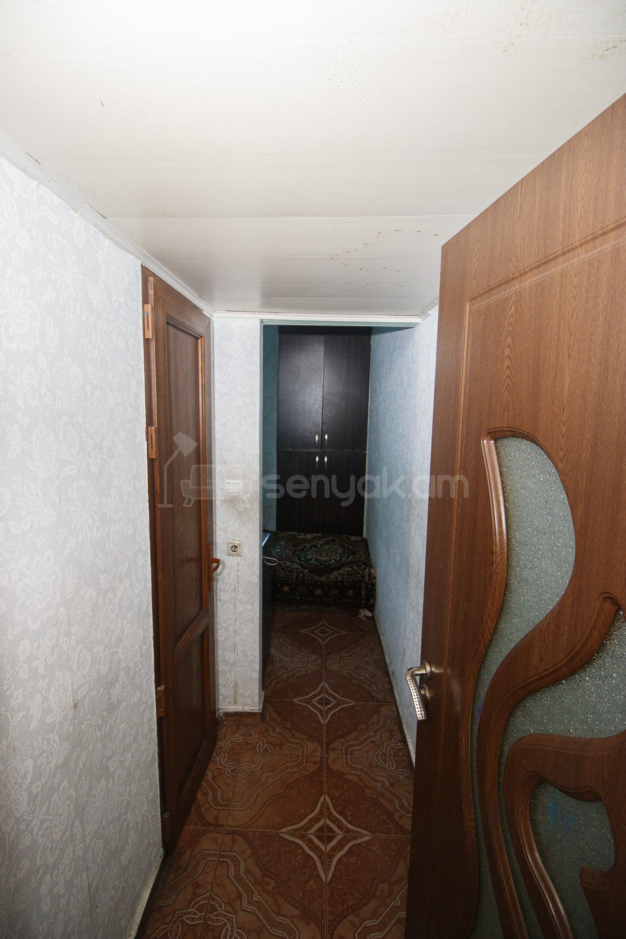 2 Սենյականոց Բնակարան Քարե Շենքում, 60քմ, 4/4 հարկ, Պետական Վիճակում