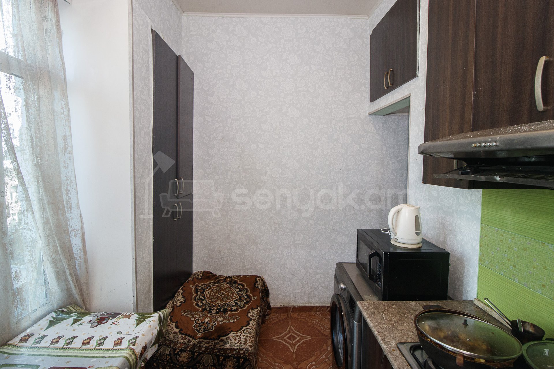 2 Սենյականոց Բնակարան Քարե Շենքում, 60քմ, 4/4 հարկ, Պետական Վիճակում